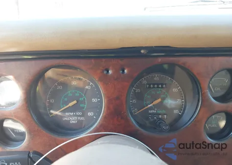 1982 Ford Mustang z USA, uszkodzony, nr VIN 1FABP10D9CF145395